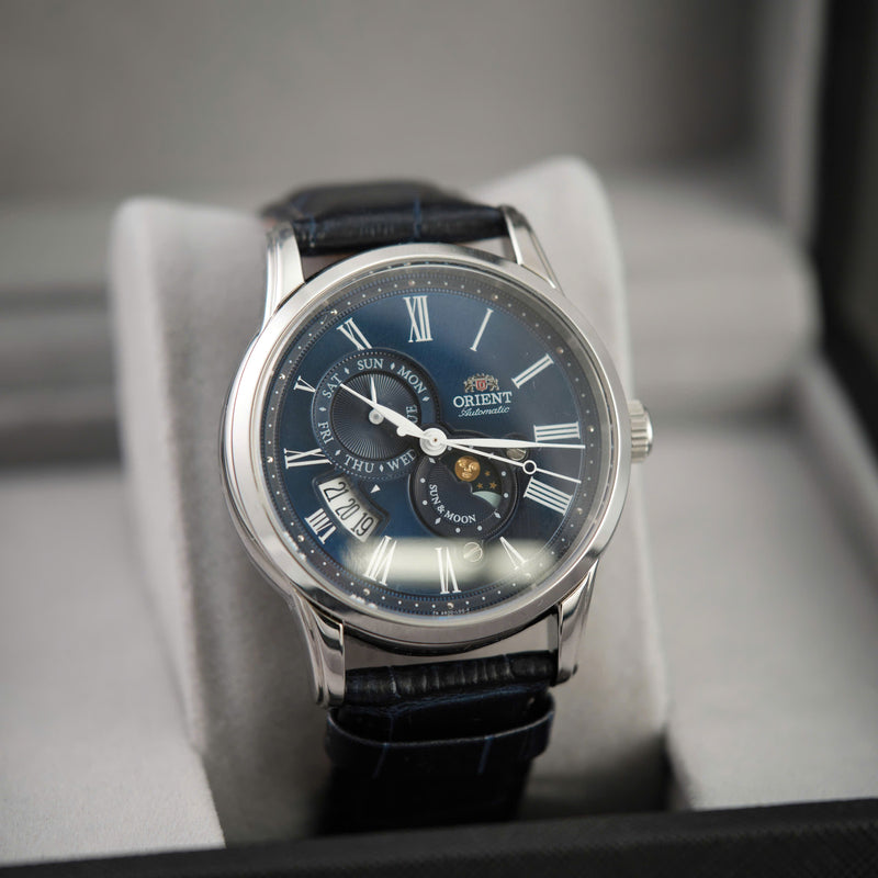 Đồng hồ cơ Orient Sun Moon Gen 3 RN-AK0004L (Hàng đã qua sử dụng)