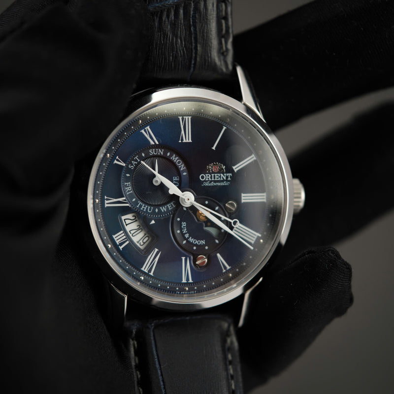 Đồng hồ cơ Orient Sun Moon Gen 3 RN-AK0004L (Hàng đã qua sử dụng)
